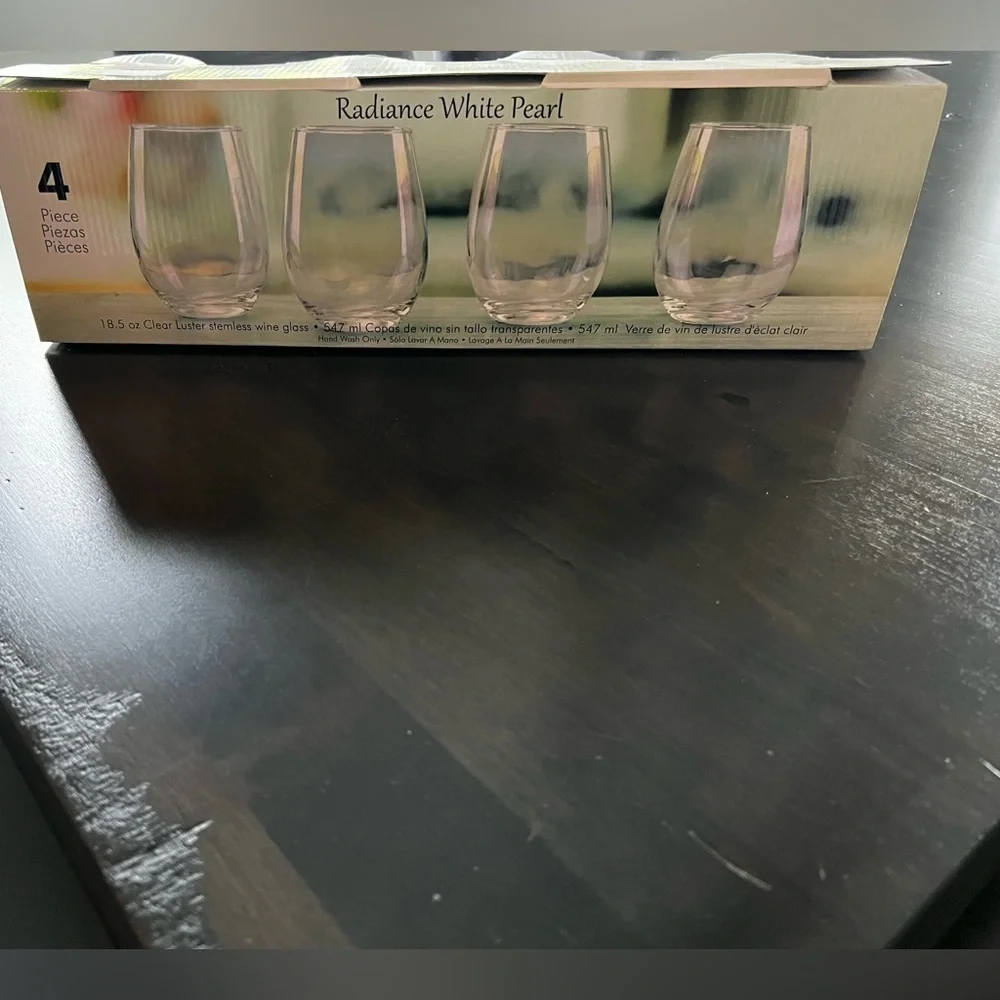 New in Box Circleware Radiance White Pearl Stemless Wine Glasses